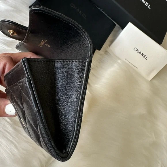 Auth Chanel Classic Flap Card Holder EUC comes w everything. Gift Ready! 🎁 - Picture 12 of 16